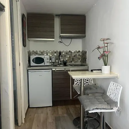 New Garden Apartment *